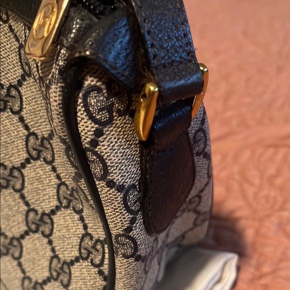 Gucci Black and Cream Crossbody Bag - Picture 8 of 15